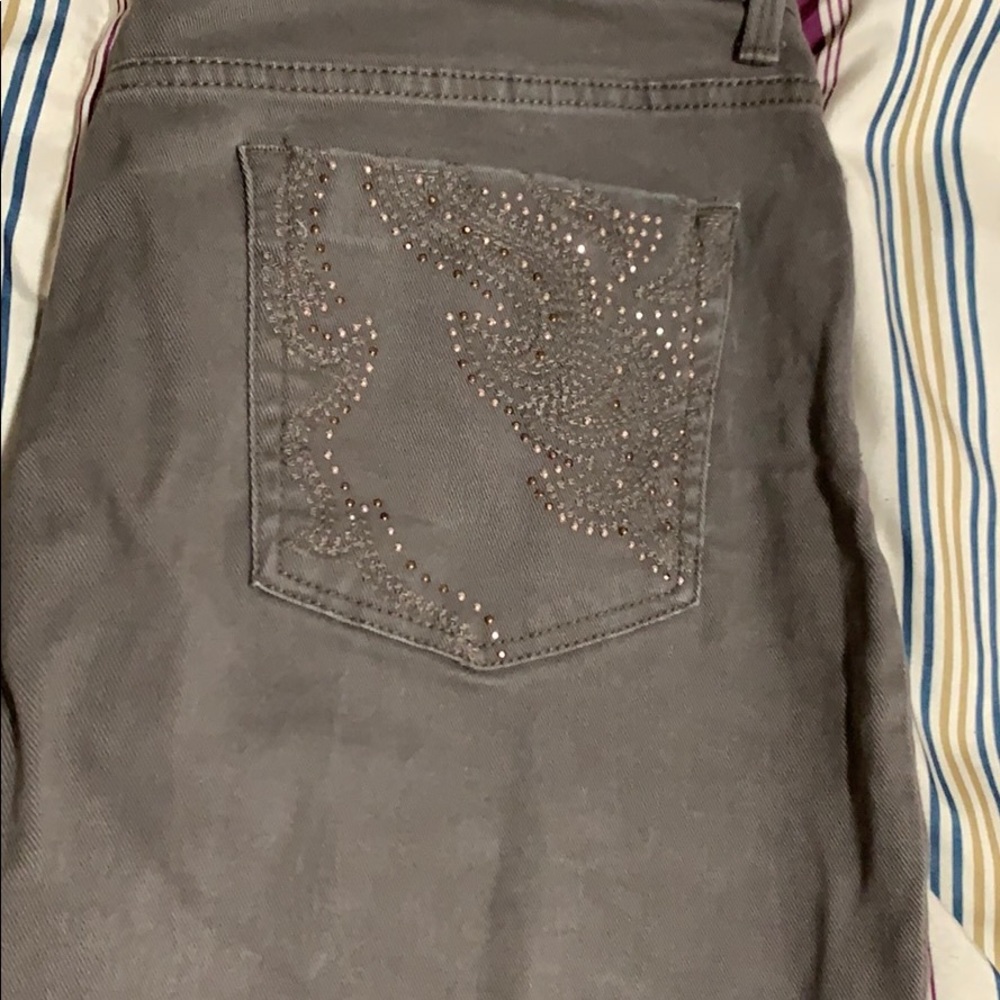 Capris - Picture 3 of 3